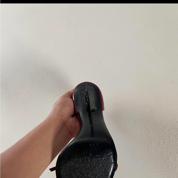 Authentic YSL heels - Picture 5 of 8